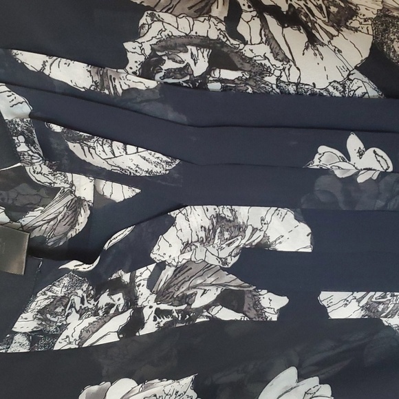 Ann Taylor black floral blouse/top sheer S - Picture 6 of 8
